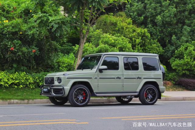深沉低调又大气 奔驰g63的卡其绿色让它更向往自由