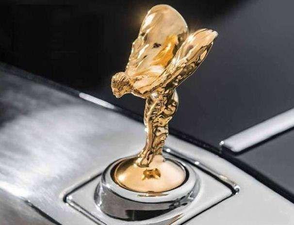 700万的劳斯莱斯为何这么贵?一个车标24万,顶一辆奔驰