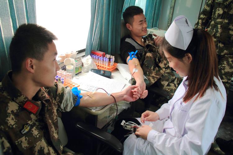 无偿献血军人率先