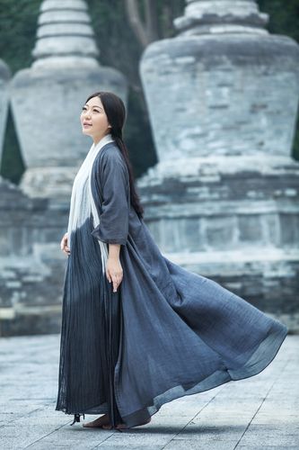 刘珂矣南山集写真诠释古朴采菊人