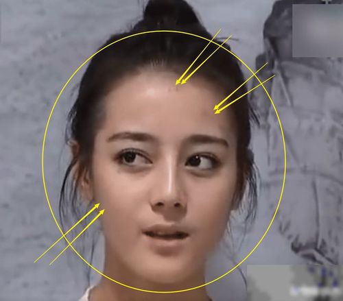 迪丽热巴早期素颜照曝光,五官完全不输精修,黑眼圈却是永远的痛