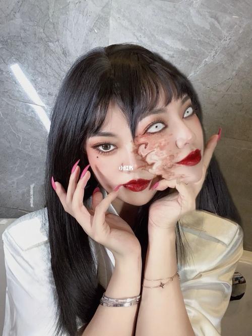 富江_插画_美瞳_齐刘海_高光_眼线_长发_富江仿妆_美妆_彩妆_整体妆容