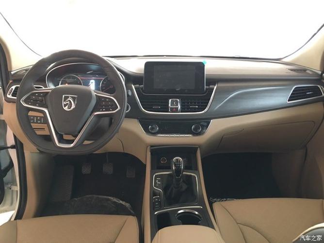 探店2021款宝骏730,10万级七座mpv,配置升级,外观更加