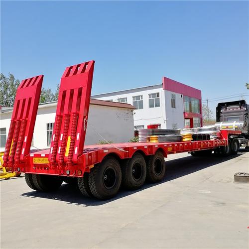 当前位置>首页>交通设备最新动态> 低平板半挂车,轻型13米2桥低平板半