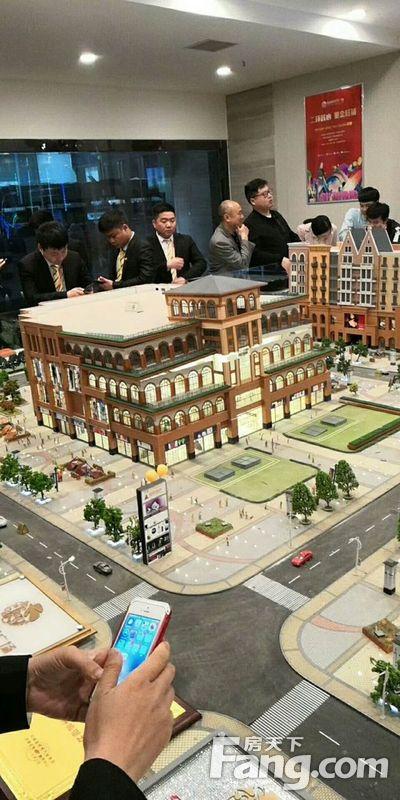 黄河路红旗路5号线口金成时代广场 首付十万买商铺 包租