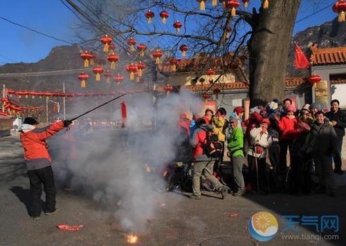 春节为什么要放鞭炮 春节放鞭炮的来历