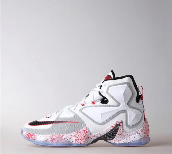 专柜正品 詹姆斯13代篮球鞋 lbj13万圣节 高帮男子战靴807220-106