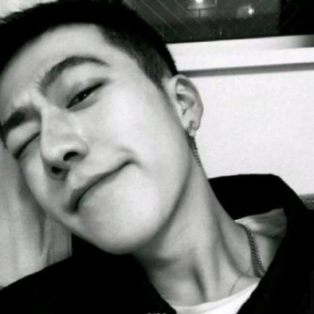 qq黑白头像男生男人的笑何尝不是高傲