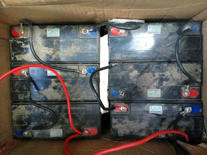 坐等大神解答电动车电池接线问题,如图,一搭线就碰火了… …请问是