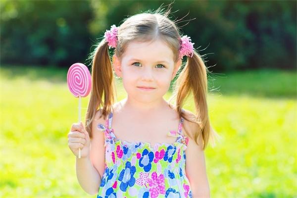 小女孩怎样扎辫子