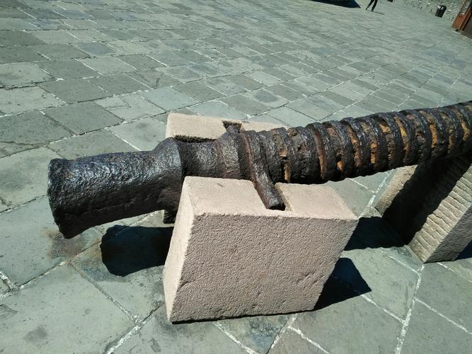 实物明崇祯十六年,重2500公斤,国家一级文物神威大将军炮1643年制造.