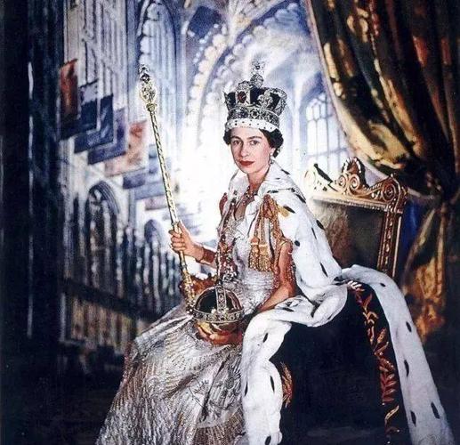 "欲戴王冠,必承其重",英国女王奢华王冠的背后是.