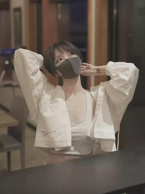玩偶姐姐上脚闪电倒钩新晋带货王秒杀明日花