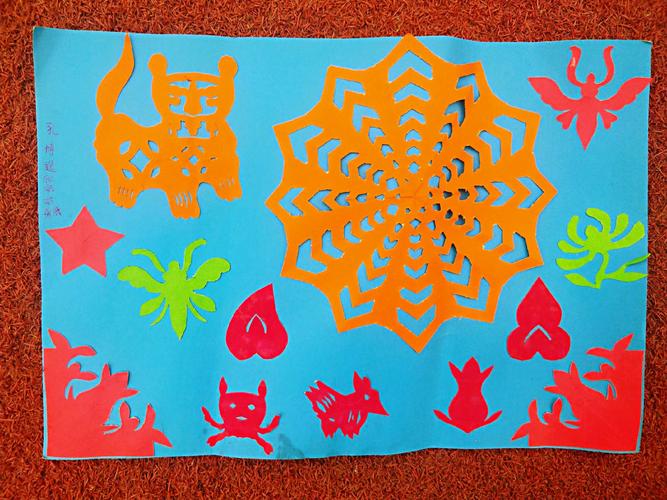 星星艺术幼儿园"喜迎新年"亲子剪纸作品展