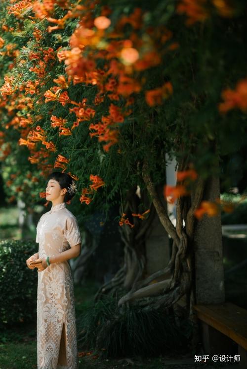 中年女性拍照有巧思7个提升优雅气质的拍照技巧值得一试