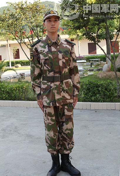 武警服装是什么样子?
