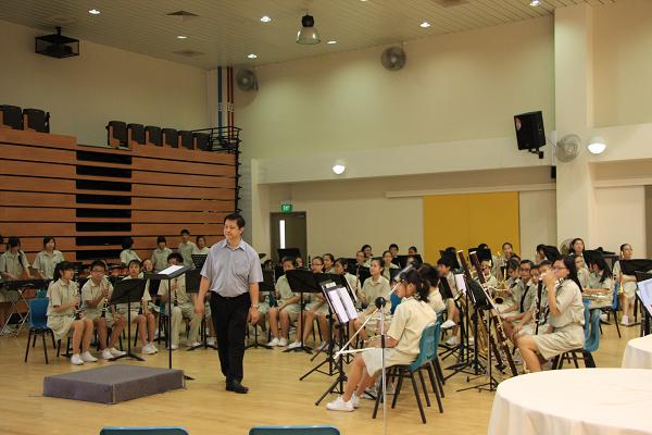 跨过海洋的握手—珠海市实验中学新加坡2010国际管乐大赛纪录(3)交流