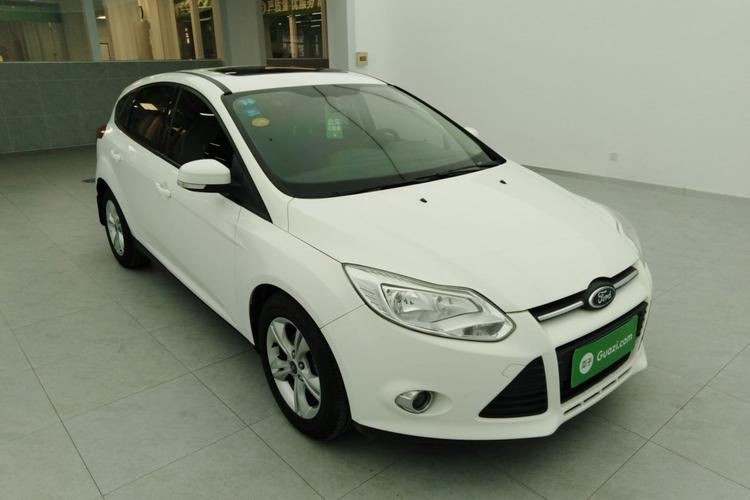 福特 福克斯 2012款 两厢 1.6l 自动风尚型