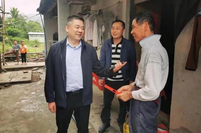 迎新春送温暖澄迈县委政法委领导班子开展春节慰问活动