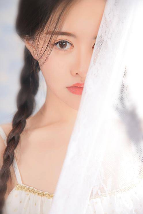 甄子丹大师兄海报发布云千千白嫩肌肤完胜偶像女王陈乔恩