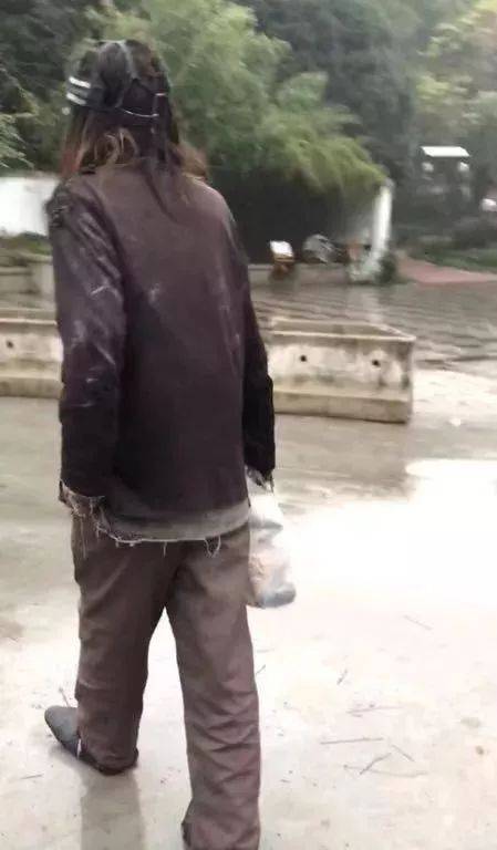 他们人在流浪,心在天堂;虽衣衫褴褛,却灿若彩虹!