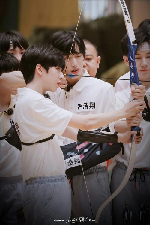 严浩翔:"重逢是始料未及" 贺峻霖:"别来无恙也是你"