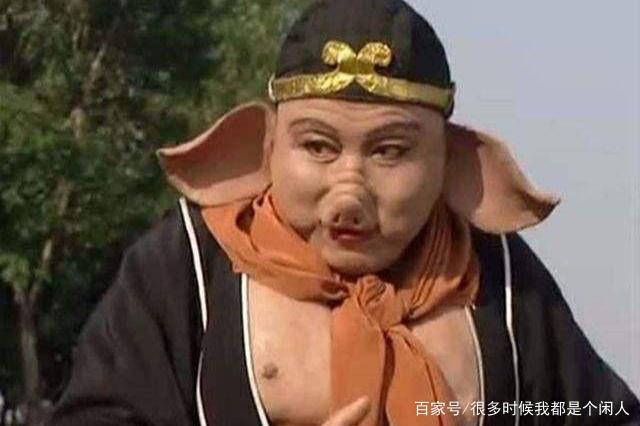 鸡: 昴日星官 狗: 哮天犬 猪: 猪八戒 续集里是崔景富饰演的,不是