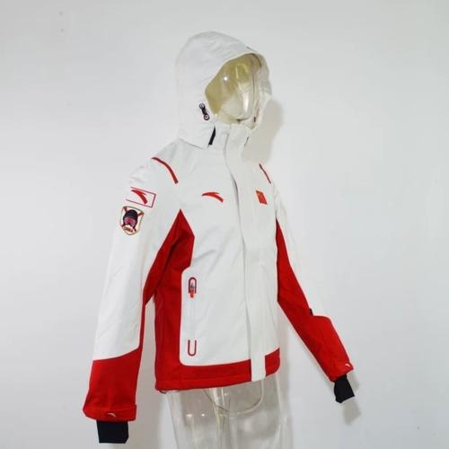 国家队专用滑雪服,防寒保暖,适合滑雪户外徒步!制作精美!