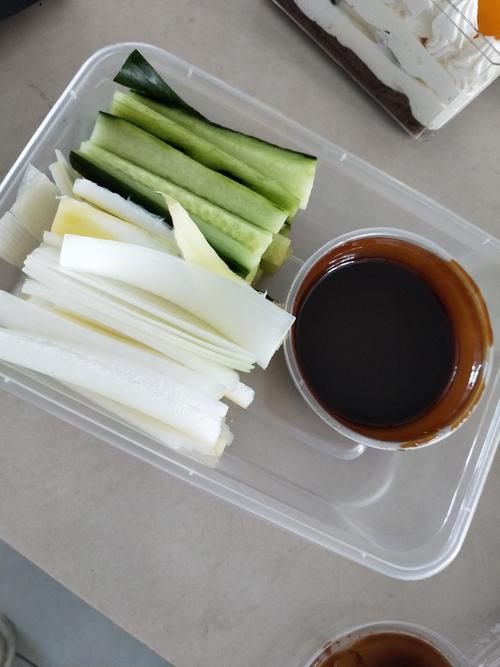 北京烤鸭北京烤鸭北京烤鸭半只(小饼1包 黄瓜 大葱 鸭