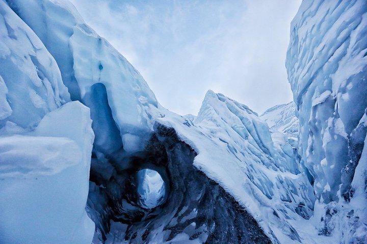 2022.穿专业的登山鞋 而是雪地靴 袜子不要穿太厚的