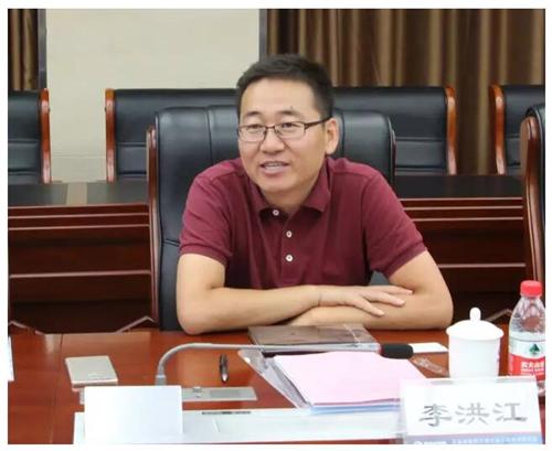 中海达海洋公司总经理李洪江介绍公司情况