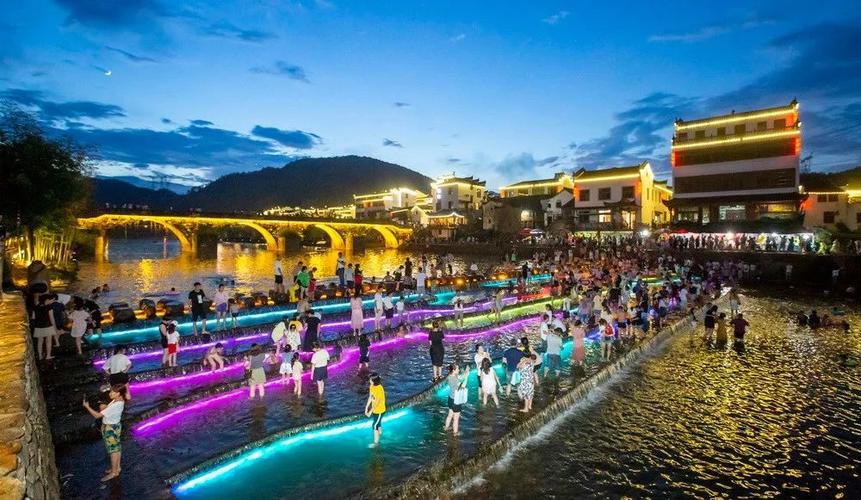 又出名了!金华这座小城获评长三角最具网红特质旅游城市,秋游必走