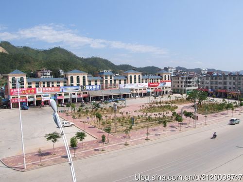 石城县中心汽车客运站地处县城琴江东路与清华大道交汇处东侧,于2004