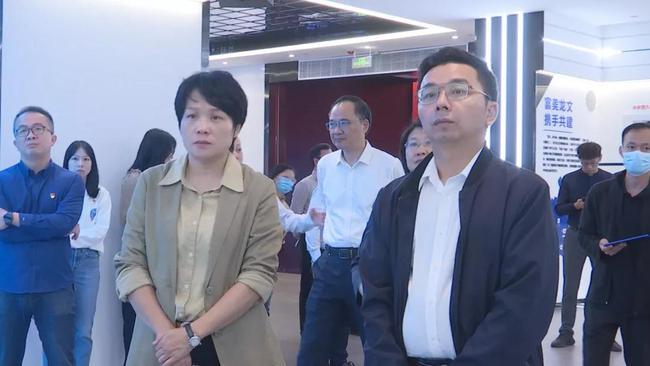 区领导朱真,林燕真,沈晓辉陪同调研.