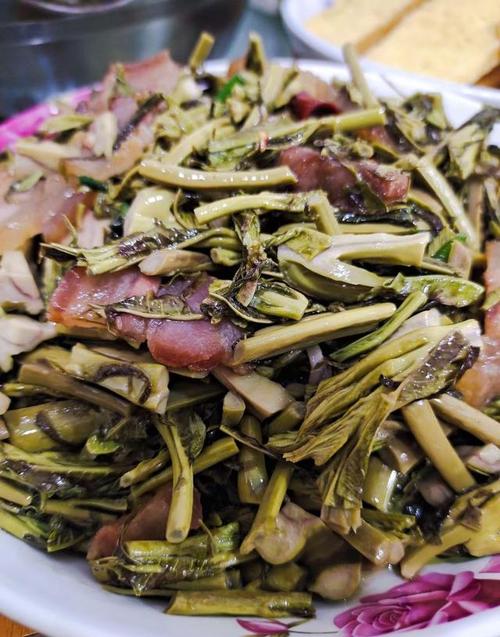 香椿炒腊肉