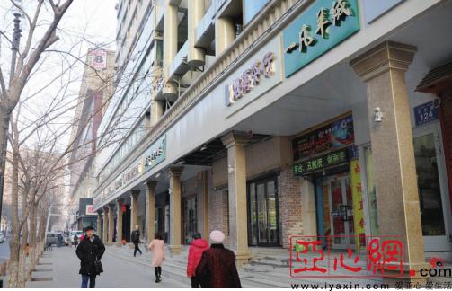 乌鲁木齐市今年50条靓化街道中45条将在年底前彻底完成