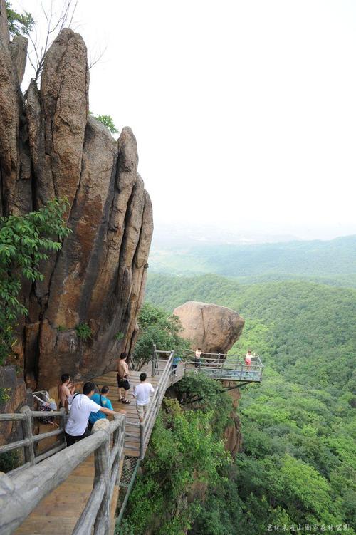 data-lemmaid="129609">吉林省 /a>吉林市丰满区,由朱雀山,五佳山和