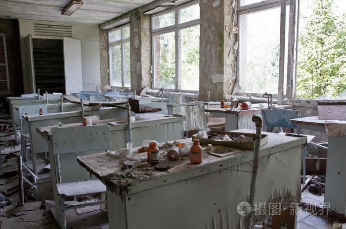 废弃的学校照片-正版商用图片0bgy6k-摄图新视界