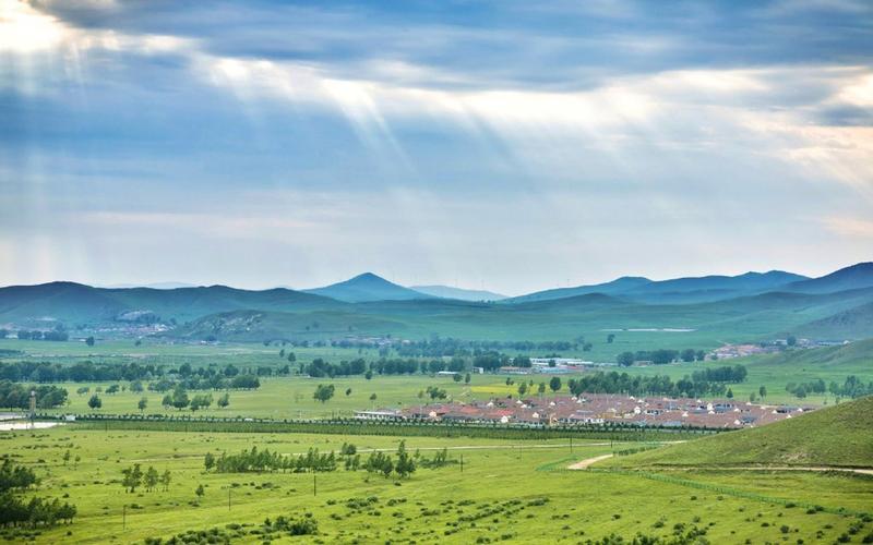 绿色护眼草原风景高清电脑桌面壁纸图片