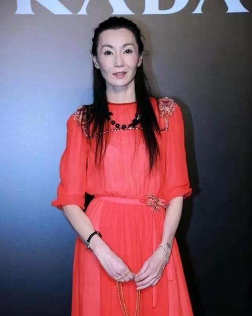 曾获多座金马奖,国际奖项肯定的香港影后张曼玉本月度过生日,近期鲜