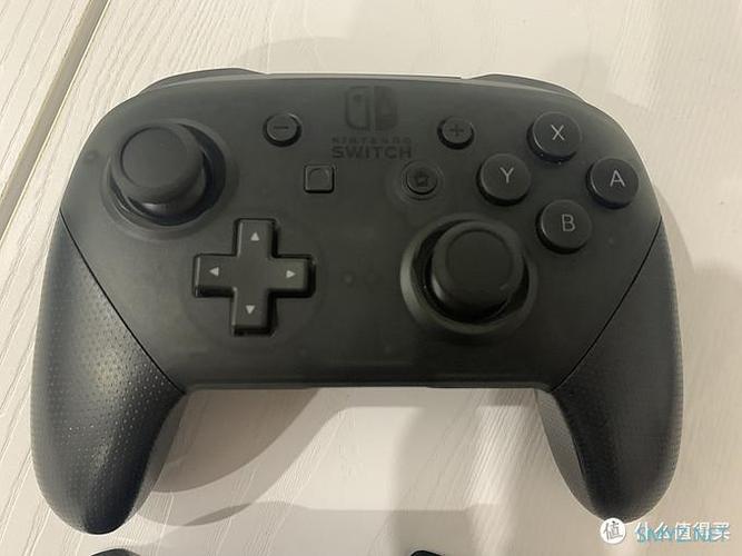 switch手柄详细对比评测switchpro良值2代雷神g50