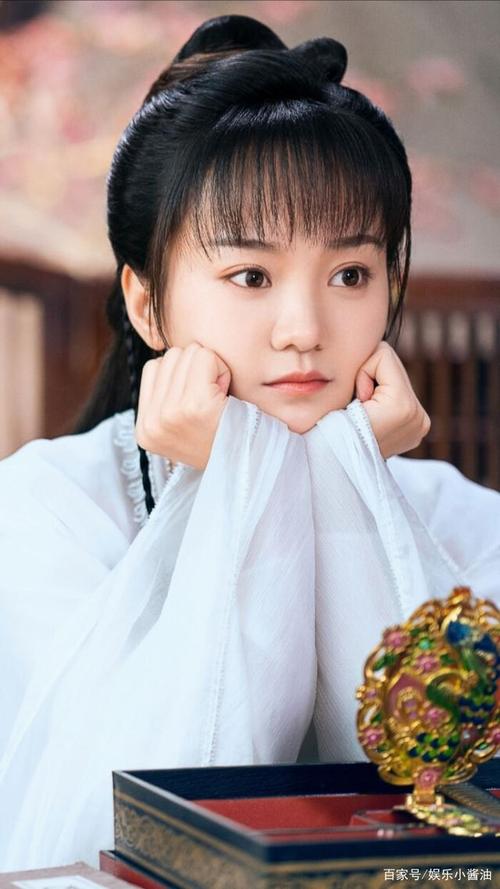 《离人心上》胡意旋美图分享,浓妆艳抹总相宜形容她太适合了!