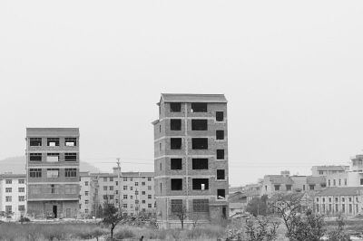 农村刺眼"炮楼",不能再疯长了(组图)
