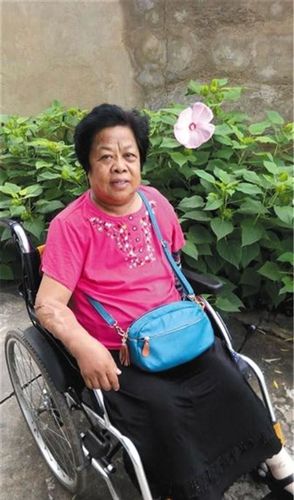 英雄教师潘月兰铁轨救女童致使半身瘫痪重振旗鼓做回学生