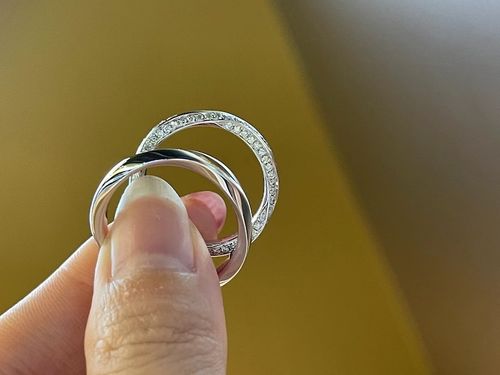 结婚对戒必选 今年流行的钻石对戒款式 男光板 女排钻