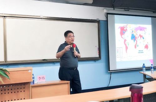 李炜教授是著名媒体时事评论员,原凤凰卫视主持人.