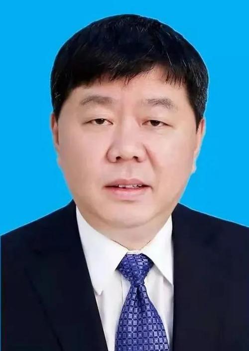 王亚军当选承德市人民政府市长