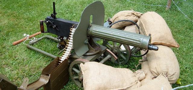 改变战争模式的武器战场死神的镰刀马克沁重机枪
