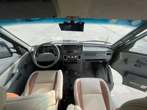 国六依维柯2045四驱房车