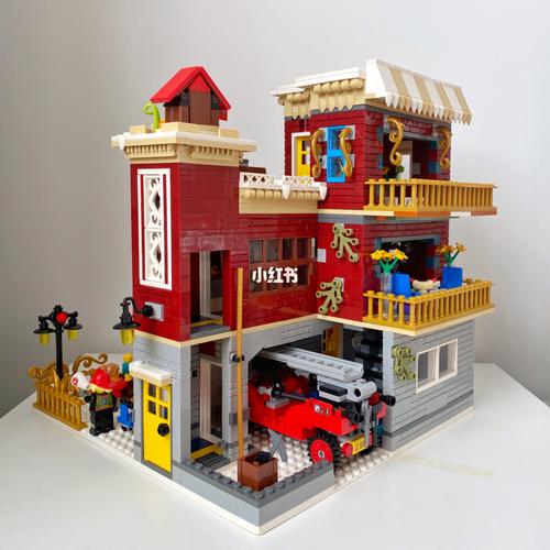 乐高10263 冬季消防局 moc_冬天去哪玩_乐高怎么样_甜品_圣诞树_街景
